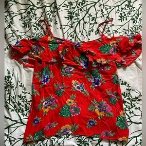 Women’s summer floral top size M from old navy.